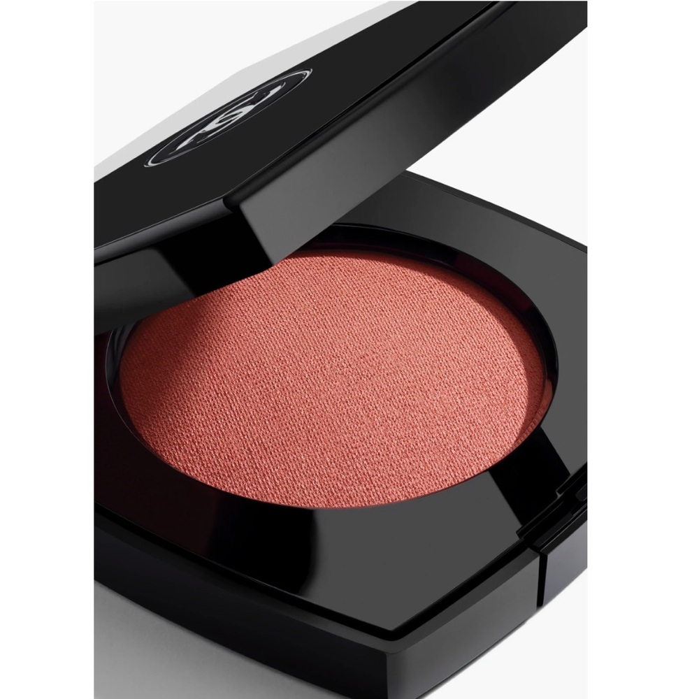 NIB Chanel Cream to Powder Blush Joues Contrast Intesne in color Rose Radiant
